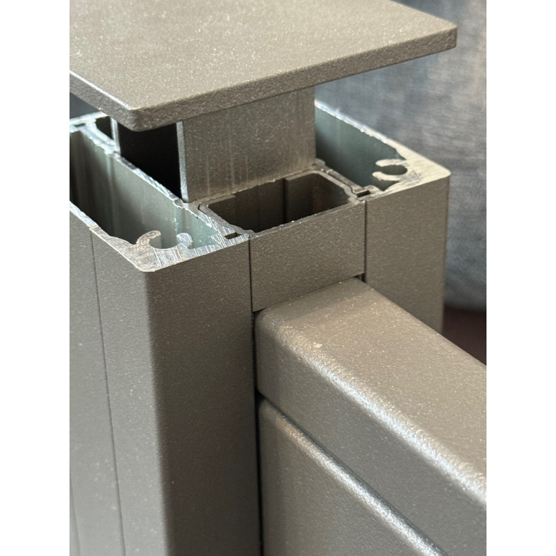 Poteau intermédiaire Alukit 70*70 mm